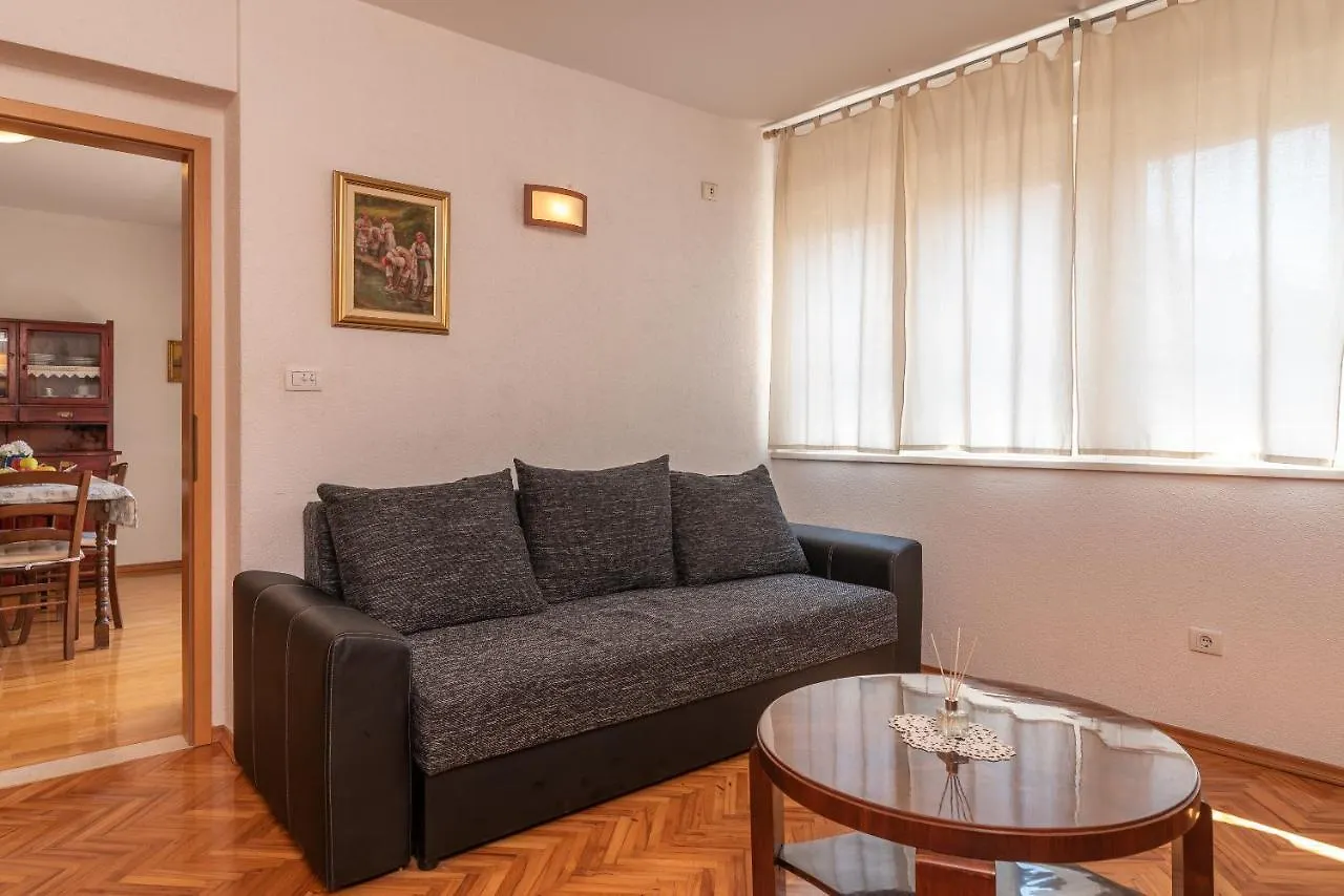 Apartment Bruno Trogir